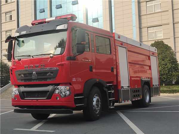 重汽8噸消防車